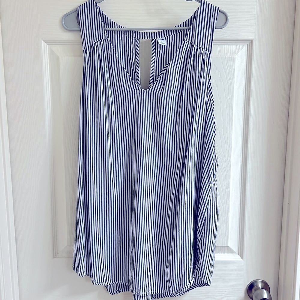 Old navy sleeveless blouse